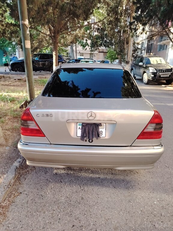 Mercedes C 230