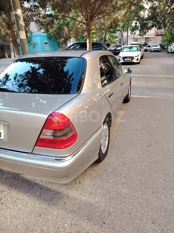 Mercedes C 230