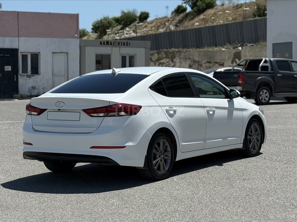 Hyundai Elantra