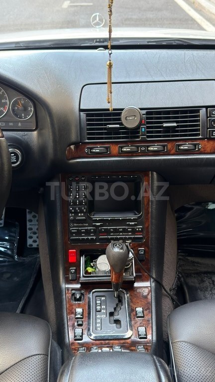 Mercedes S 320