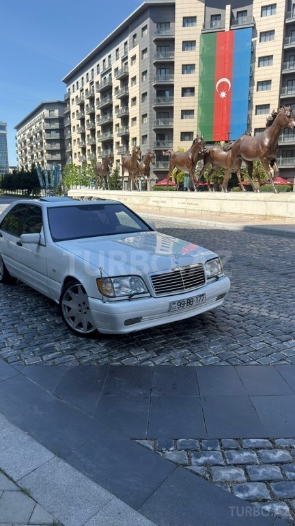 Mercedes S 320