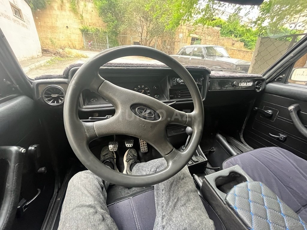 LADA (VAZ) 2107
