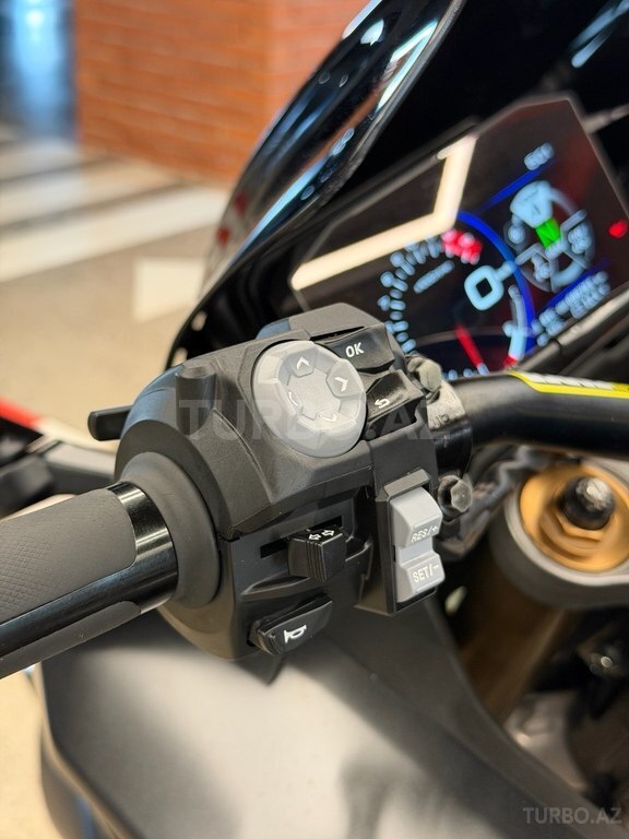 Suzuki GSX-S1000GT