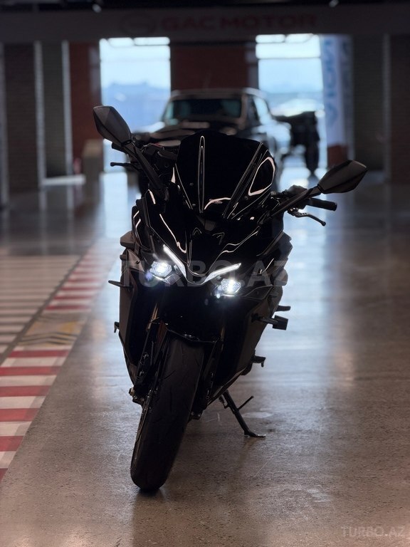 Suzuki GSX-S1000GT
