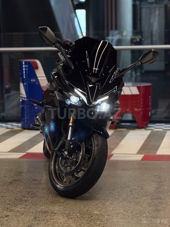 Suzuki GSX-S1000GT