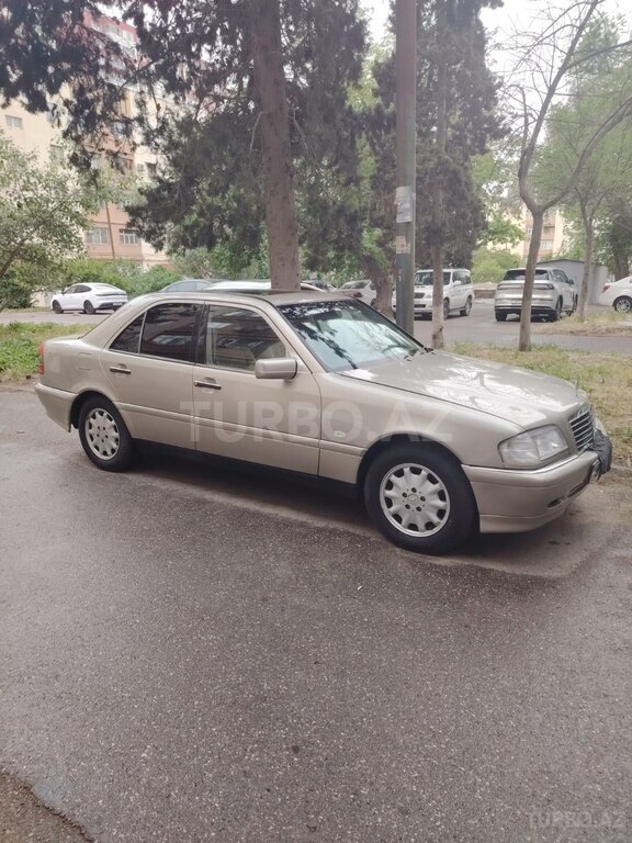 Mercedes C 230