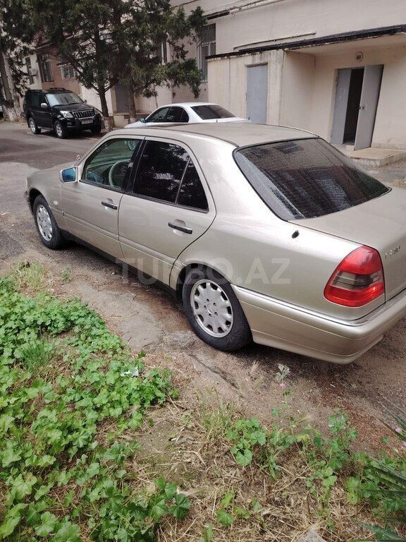 Mercedes C 230