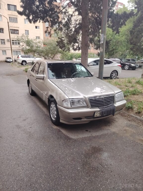 Mercedes C 230