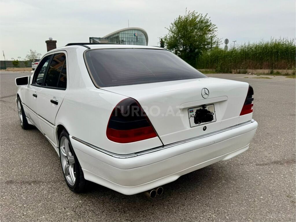 Mercedes C 230