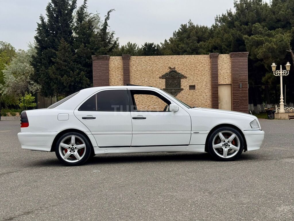 Mercedes C 230