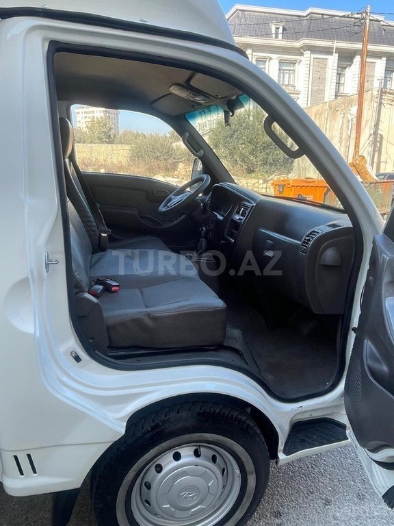Hyundai H 100