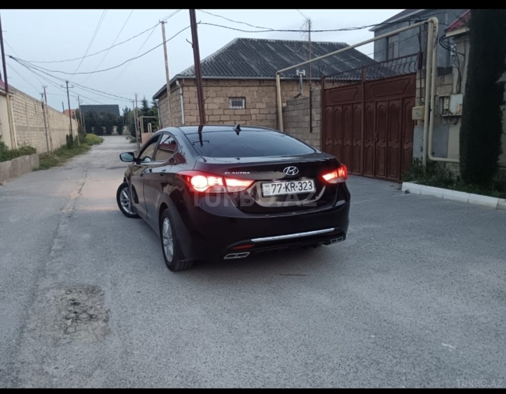 Hyundai Elantra