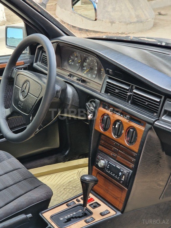 Mercedes 190