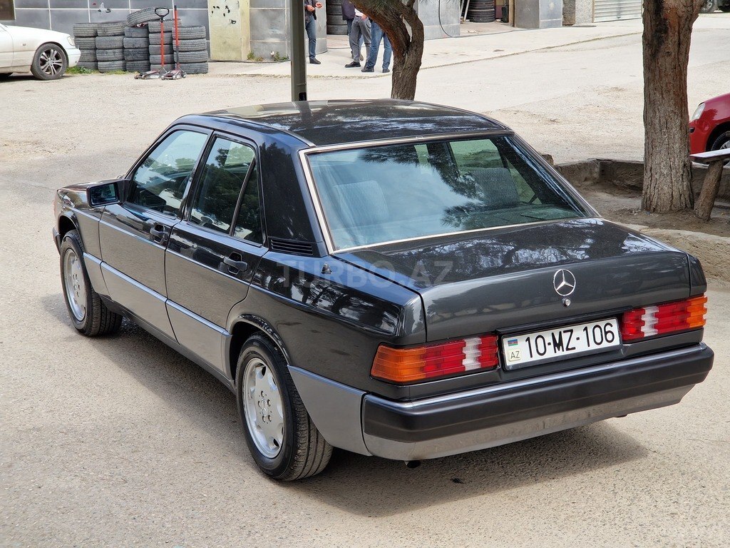 Mercedes 190