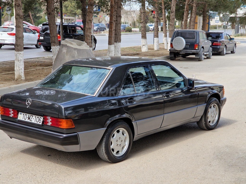 Mercedes 190