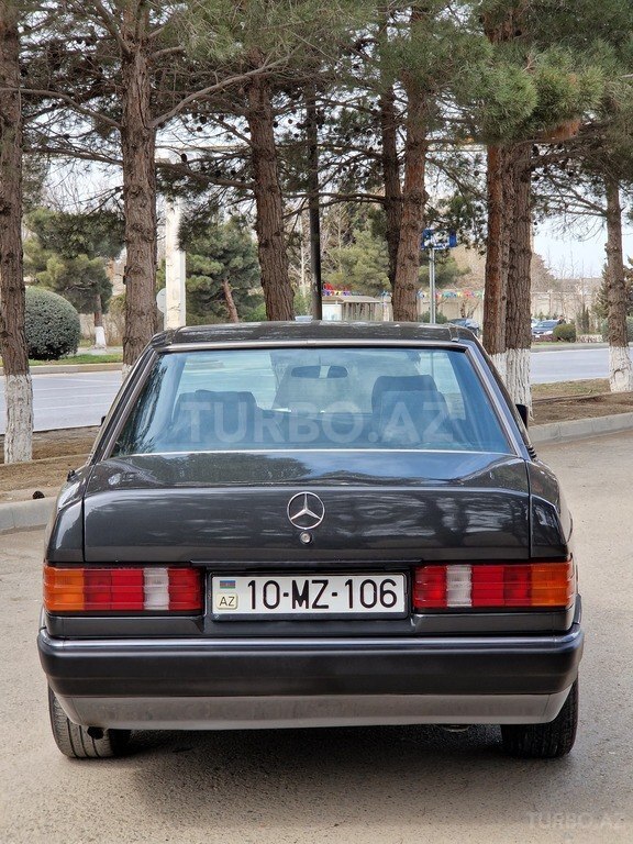 Mercedes 190
