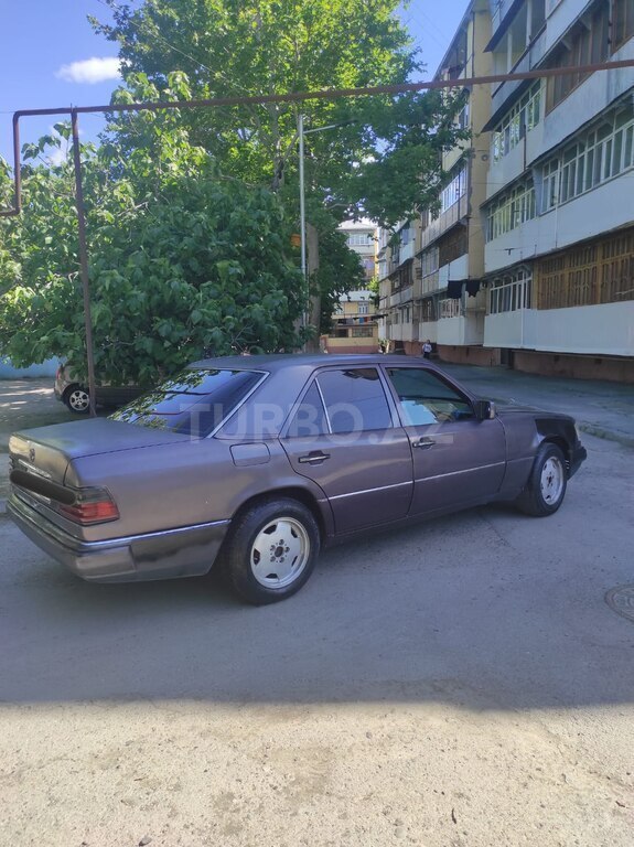 Mercedes 200 D