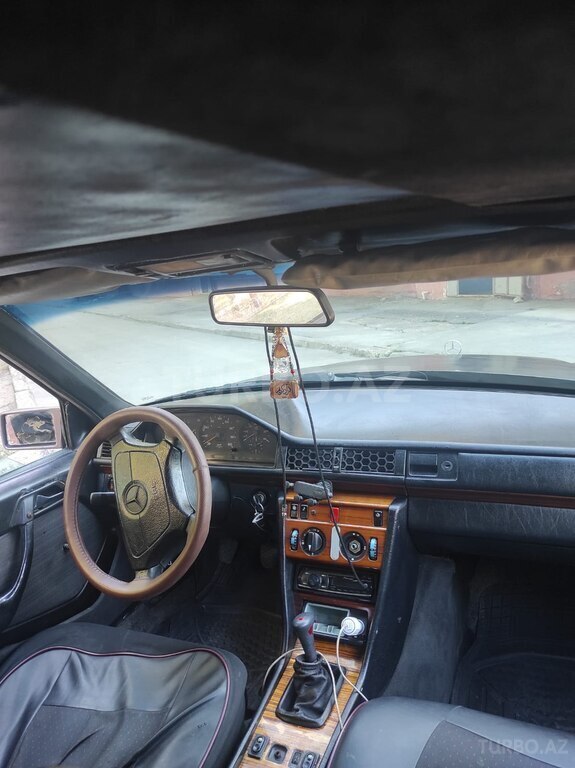 Mercedes 200 D