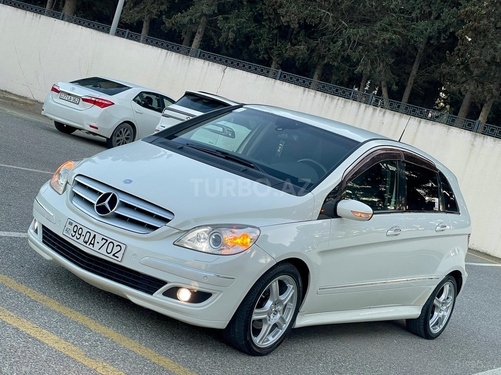 Mercedes B 200