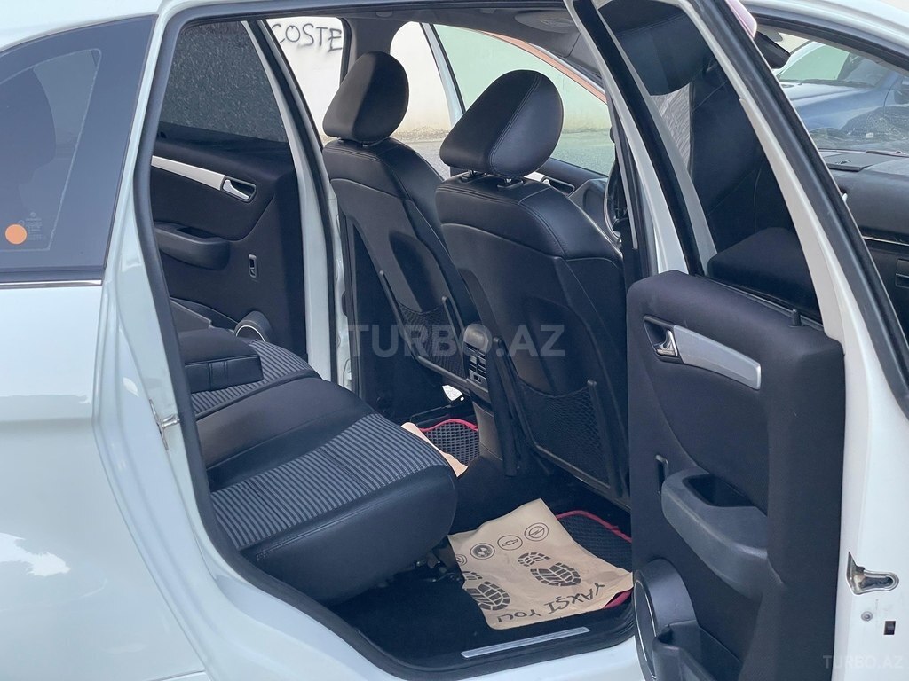 Mercedes B 200