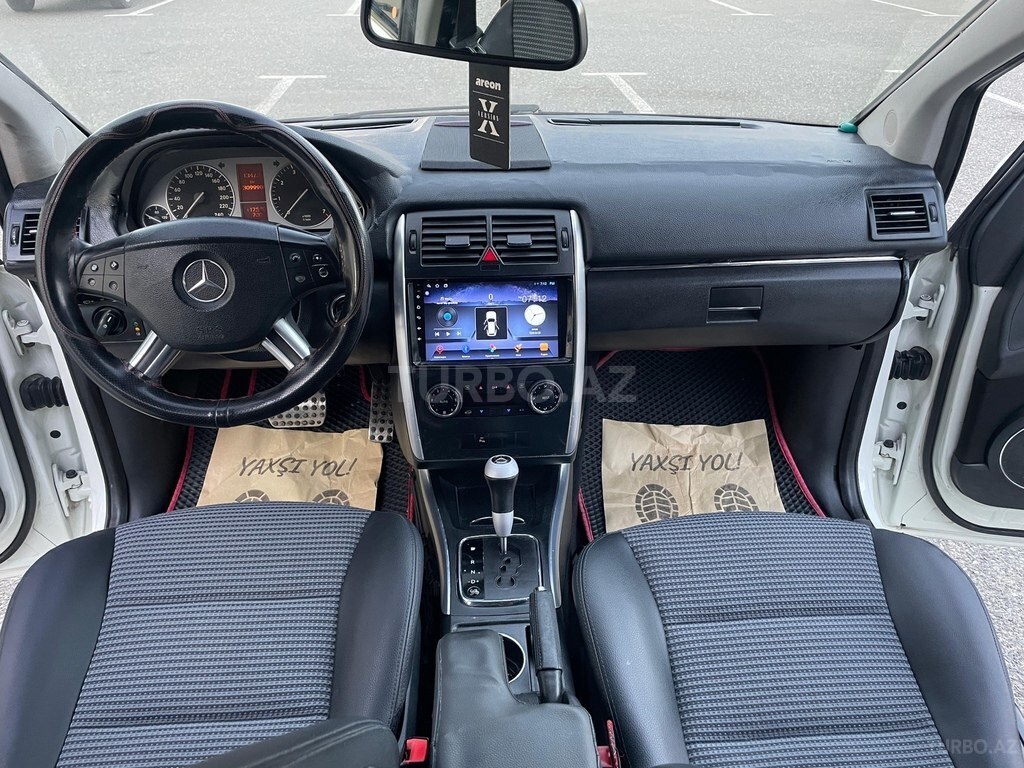 Mercedes B 200
