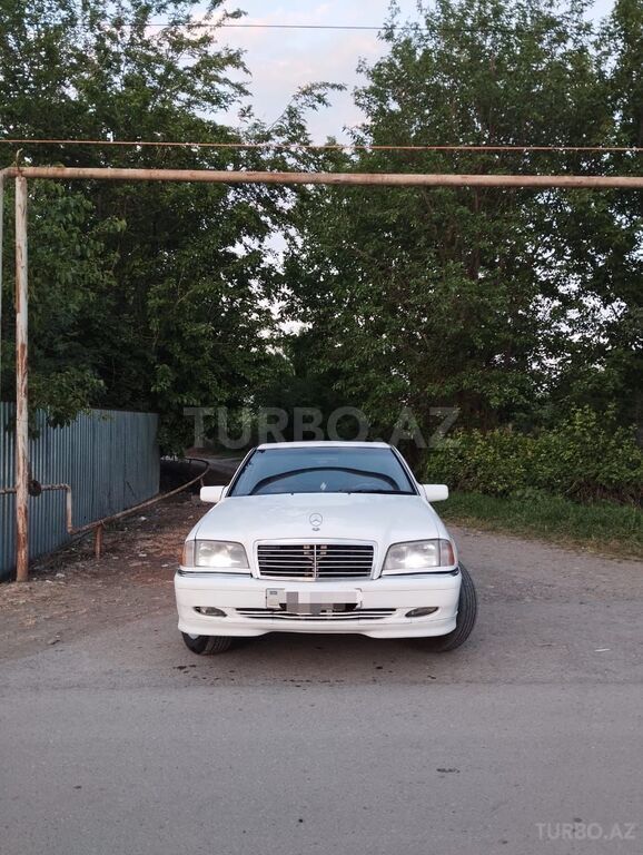 Mercedes C 200