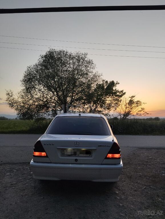 Mercedes C 200