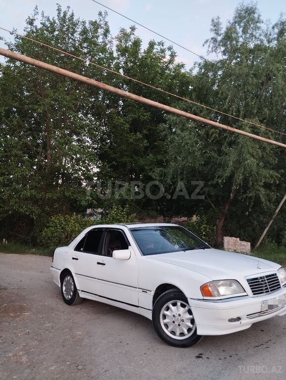 Mercedes C 200