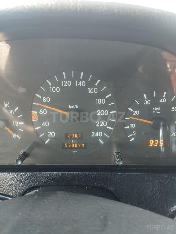 Mercedes C 200
