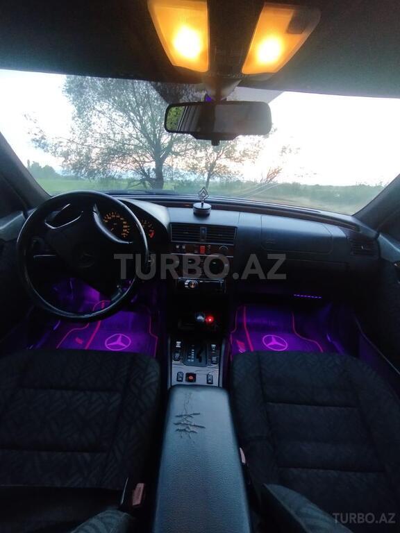 Mercedes C 200