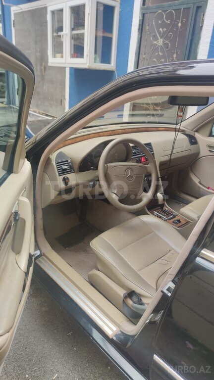 Mercedes C 230