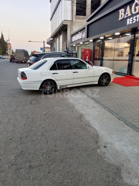 Mercedes C 230