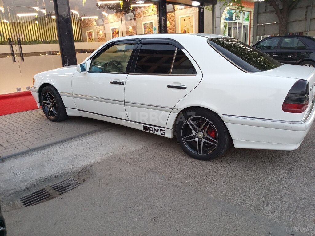 Mercedes C 230