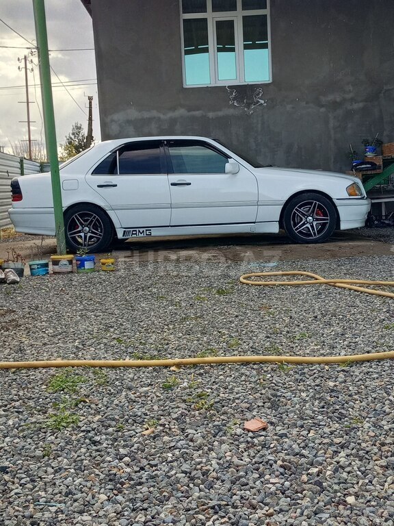 Mercedes C 230