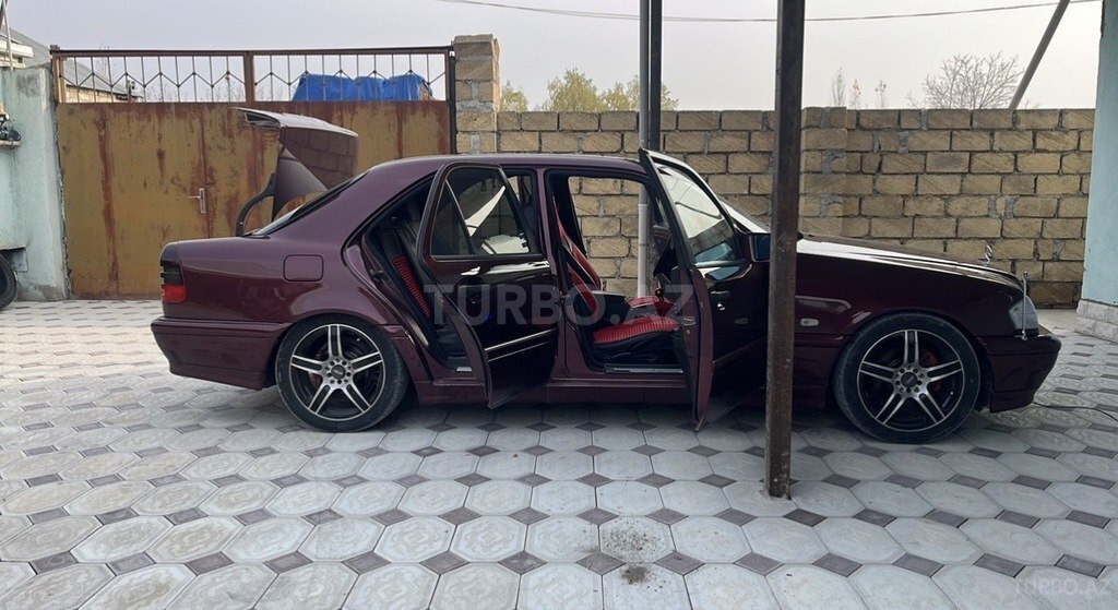 Mercedes C 180