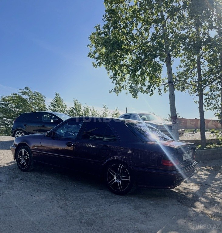 Mercedes C 180
