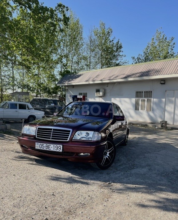 Mercedes C 180
