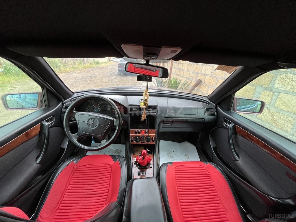 Mercedes C 180