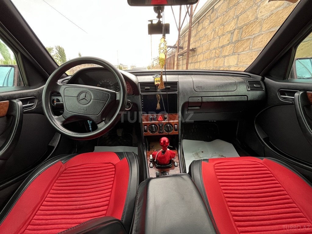 Mercedes C 180