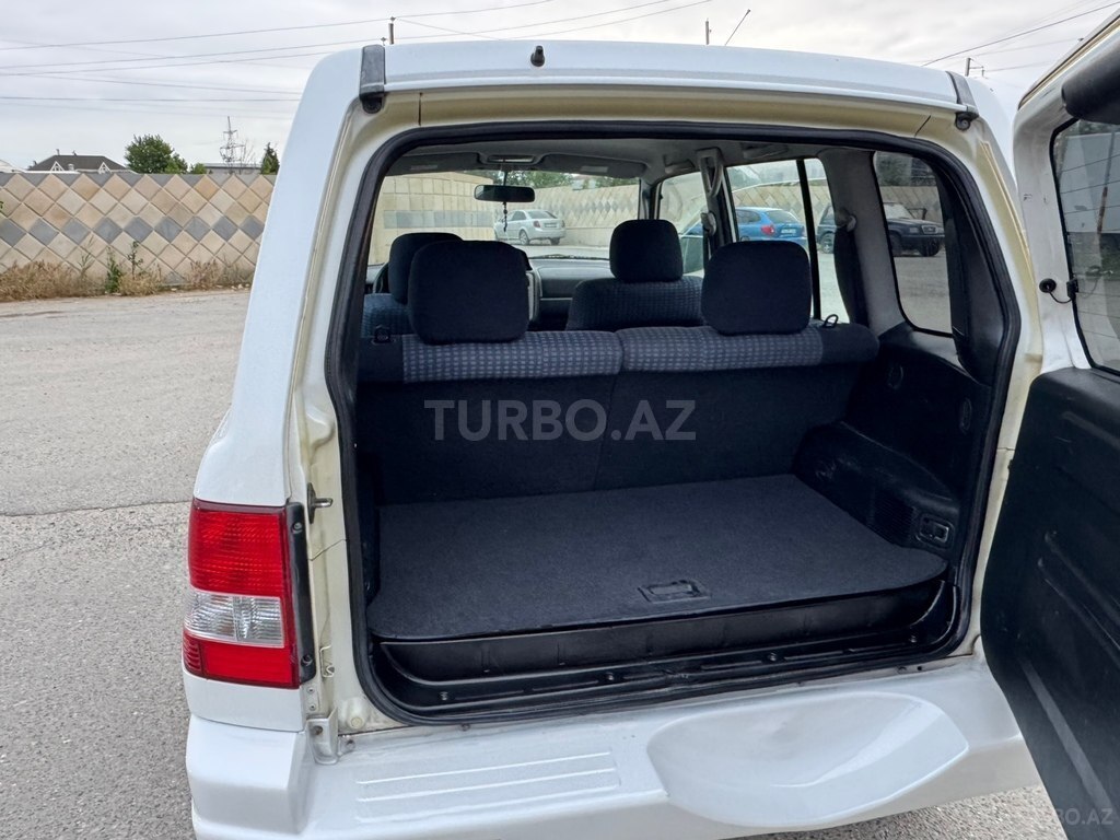Mitsubishi Pajero io