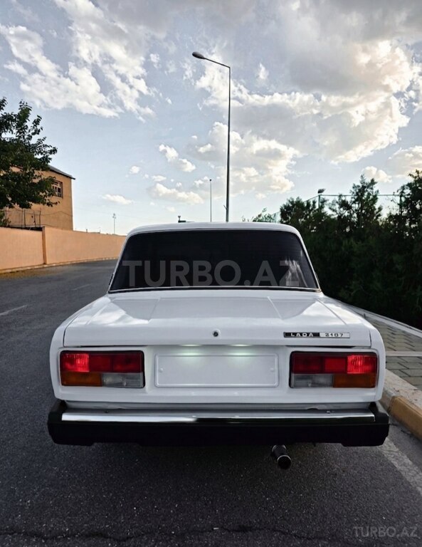 LADA (VAZ) 2107