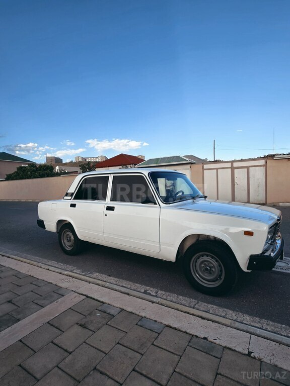 LADA (VAZ) 2107