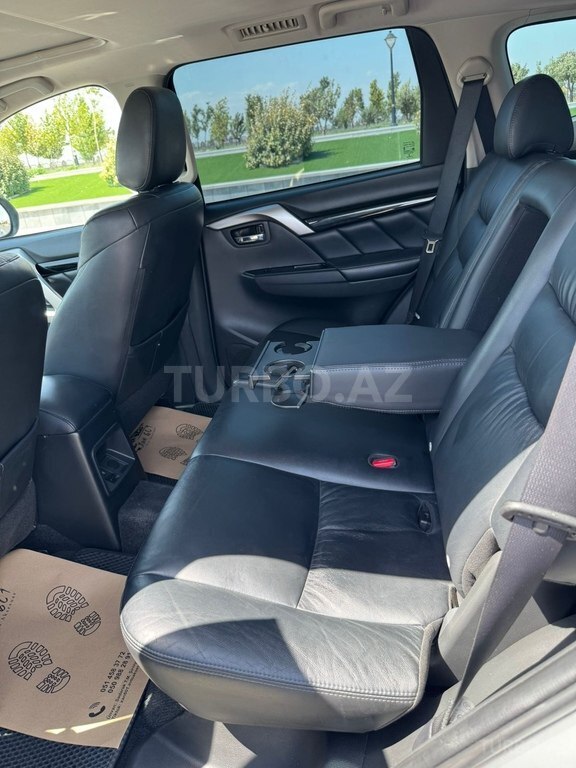 Mitsubishi Pajero Sport
