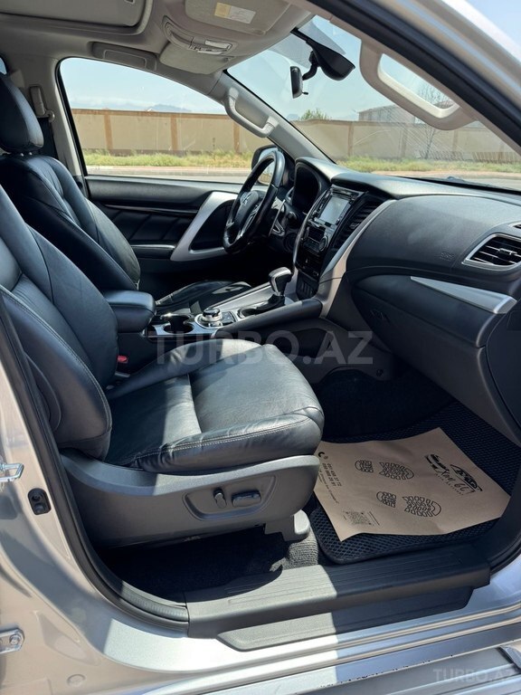 Mitsubishi Pajero Sport