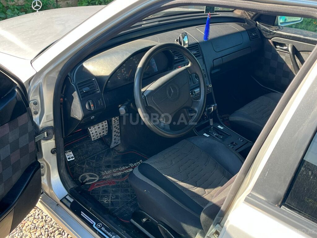 Mercedes C 180