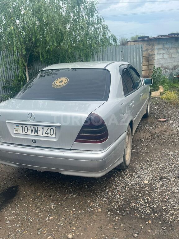 Mercedes C 180