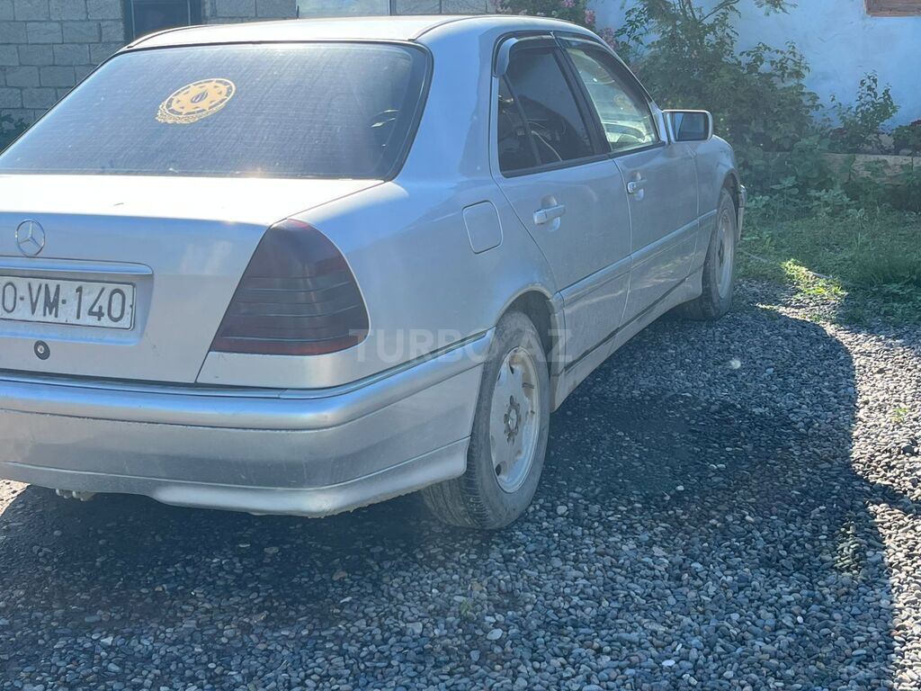 Mercedes C 180