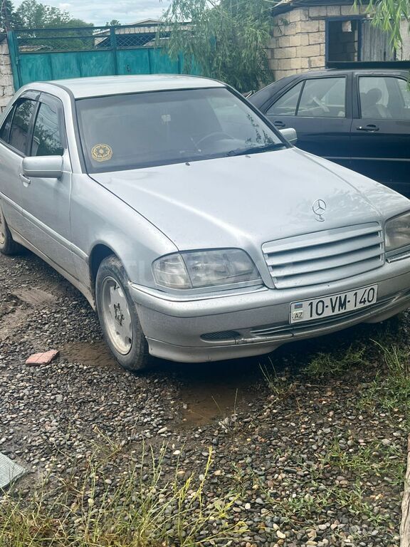 Mercedes C 180