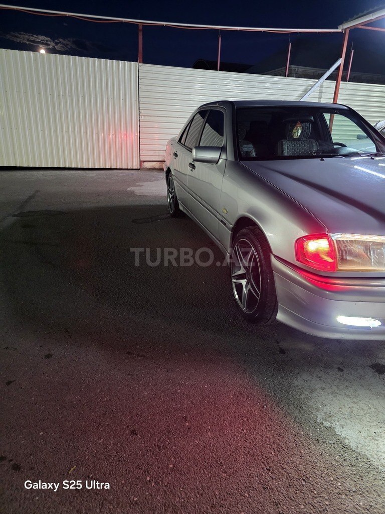 Mercedes C 180