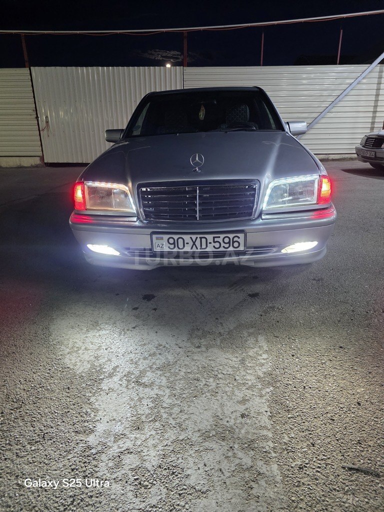 Mercedes C 180